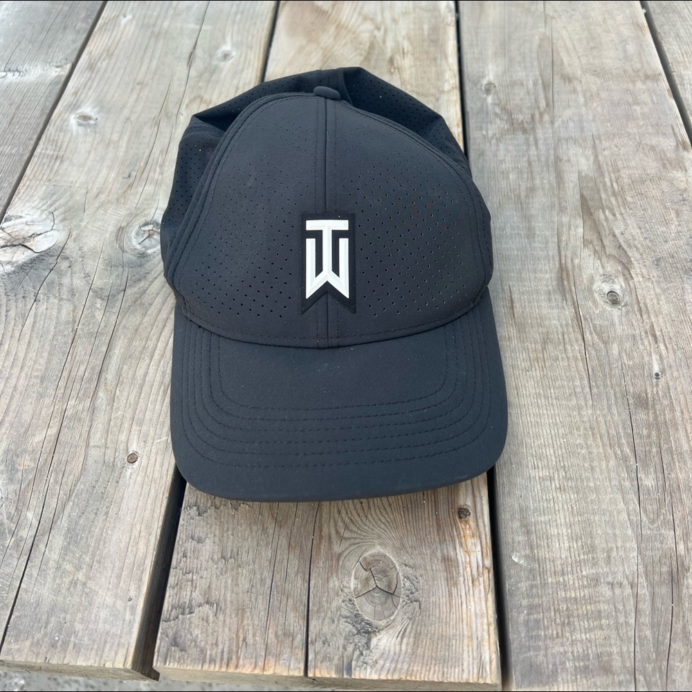 tiger woods nike black golf hat